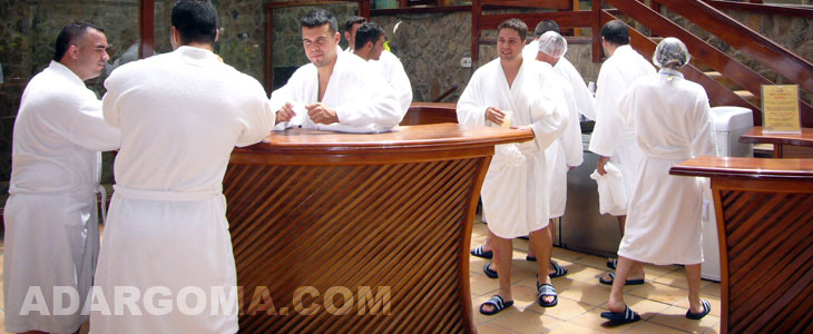 El MAN Adargoma disfruta de una jornada de descanso