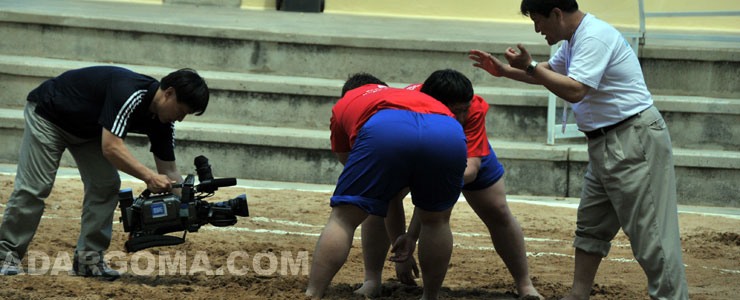 La expedici&oacute;n coreana en La Presa (foto: Raquel Perdomo)