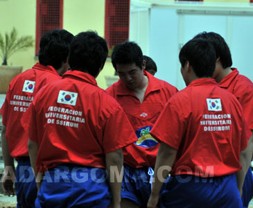 La expedici&oacute;n coreana en La Presa (foto: Raquel Perdomo)