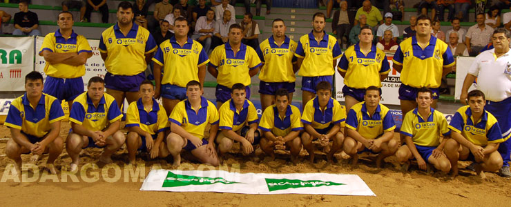 Crist&oacute;bal Su&aacute;rez, coleccionista de grandes ligas (foto: Raquel Perdomo)