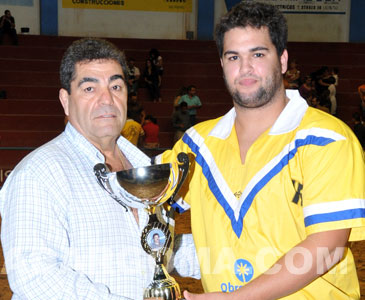 El MAN Adargoma estuvo en el homenaje a "El Trota" (foto: Raquel Perdomo)