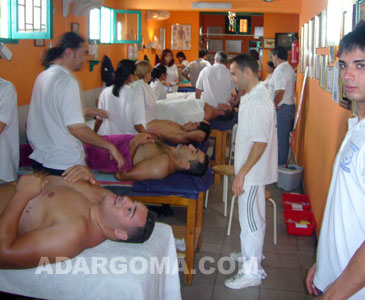El MAN Adargoma en una completa sesi&oacute;n de masaje