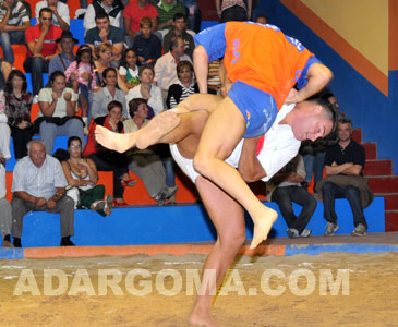Humberto Vera remat&oacute; la faena y le dio los tres puntos al MAN Adargoma (foto: Raquel Perdomo)