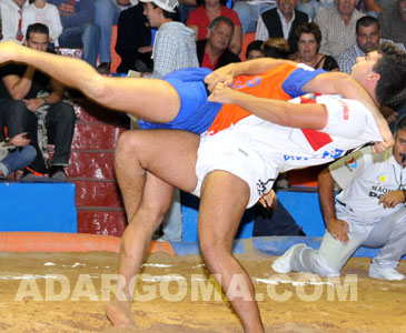 Humberto Vera remat&oacute; la faena y le dio los tres puntos al MAN Adargoma (foto: Raquel Perdomo)