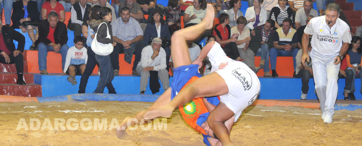 Humberto Vera remat&oacute; la faena y le dio los tres puntos al MAN Adargoma (foto: Raquel Perdomo)