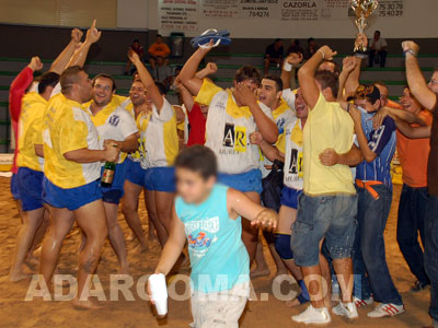 El campe&oacute;n de promoci&oacute;n da el salto a la tercera categor&iacute;a (foto: Raquel Perdomo)